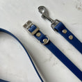 Afbeelding laden in Galerijviewer, Waterproof Collar + Lead Bundle - Navy - Furry Tails
